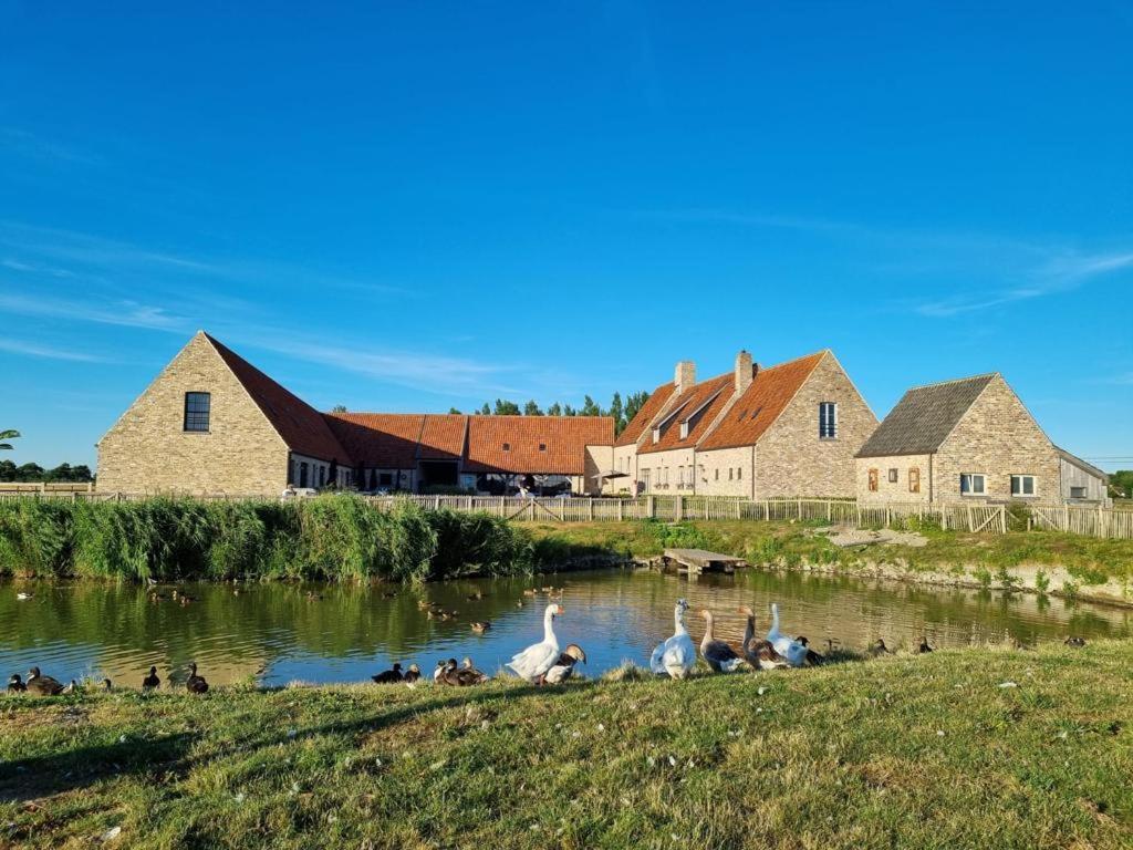Vakantiehoeve 'T Goed Ter Leeuwen De Haan Exteriör bild